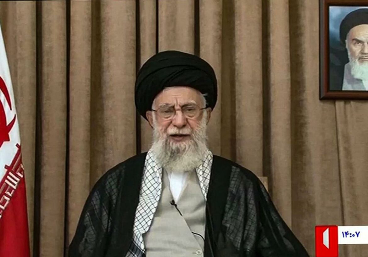 Jamenei afirma que «Irán nunca se rendirá» y que continuará con su programa nuclear