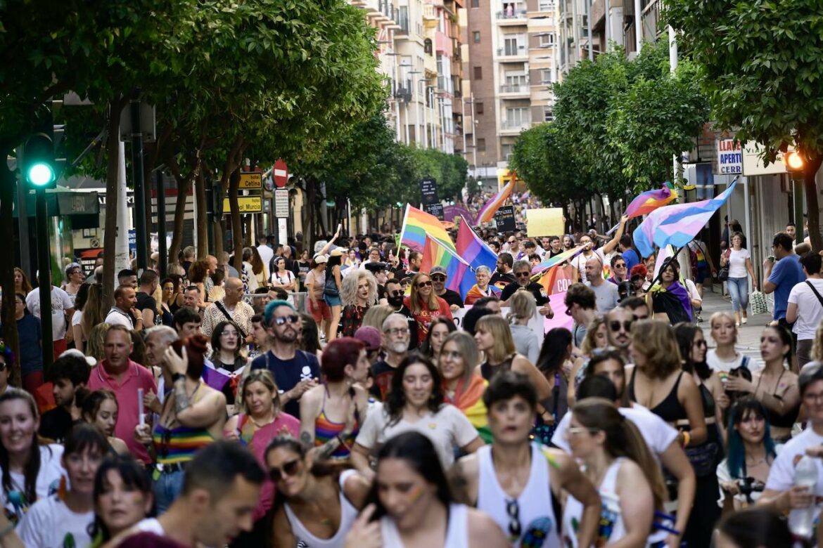 El Orgullo LGTBI de Murcia refleja la esencia de la «mujer huertana diversa y transfeminista» en su cartel de 2025