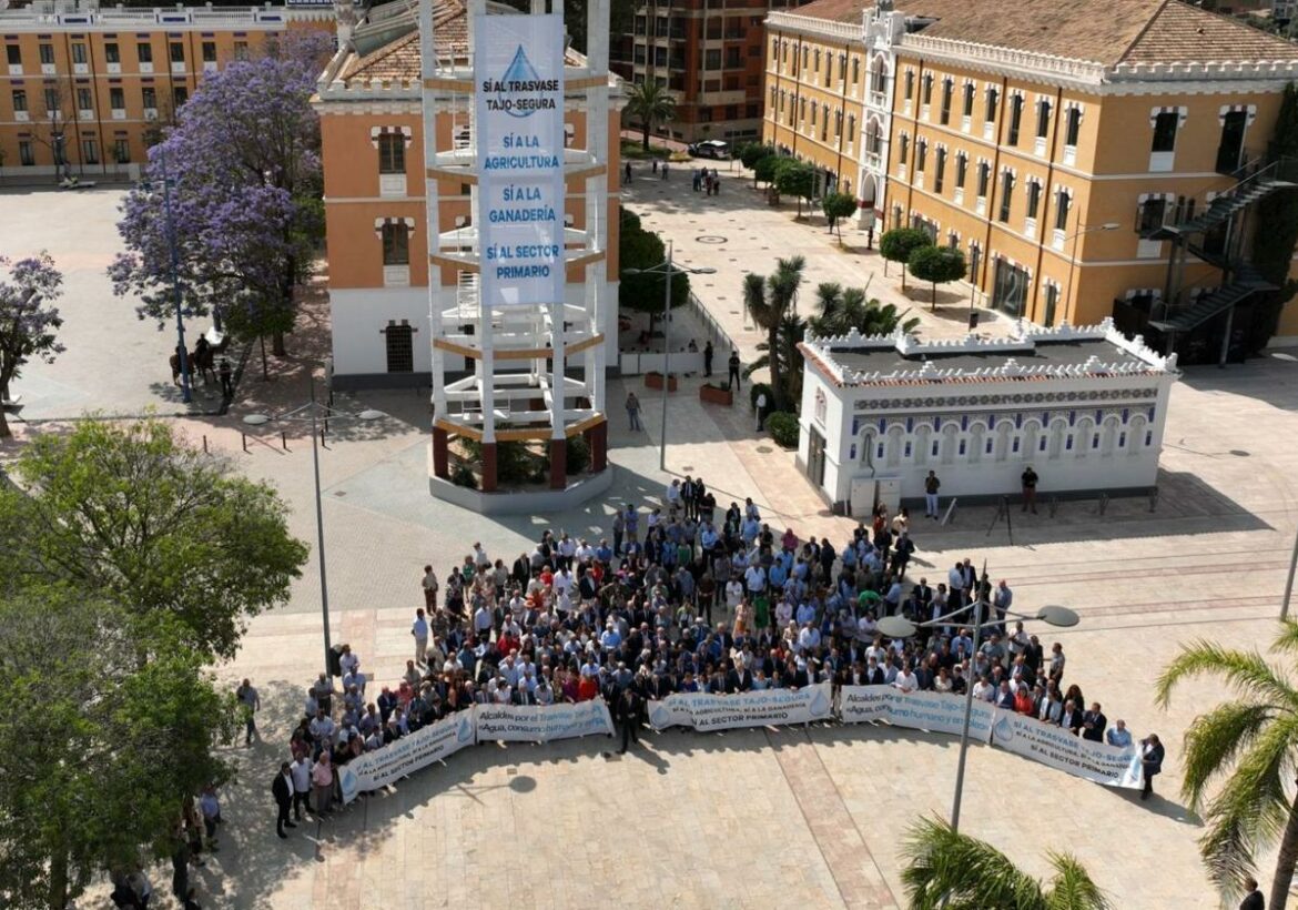 Los alcaldes del Levante llaman a la movilización para frenar el recorte al Trasvase Tajo-Segura