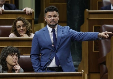 Sánchez responde a Feijóo con el ‘y tú más’ y el PP ahoga su intervención al grito de «dimisión»