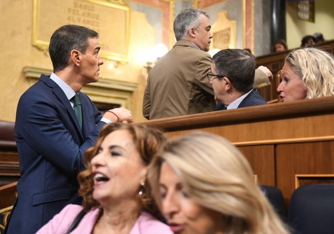 Santos Cerdán dimite y entregará el acta de diputado