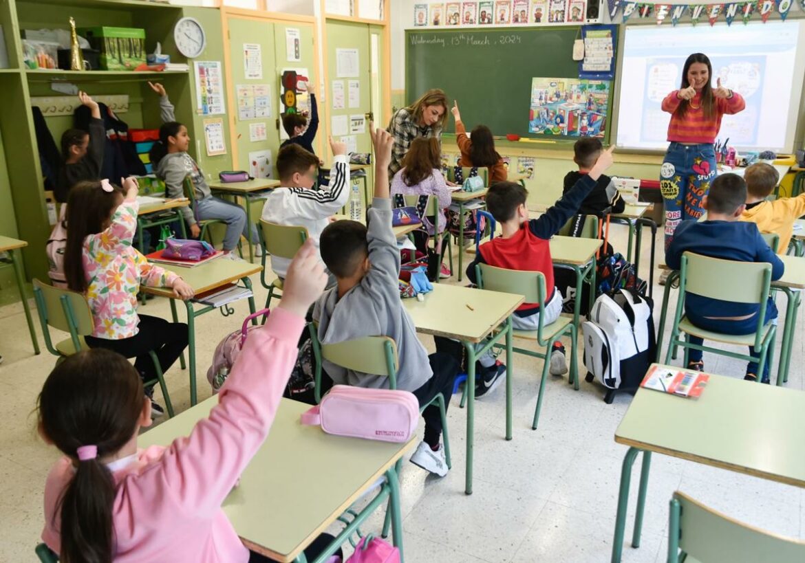 Educación asigna más de 5.300 vacantes docentes a interinos
