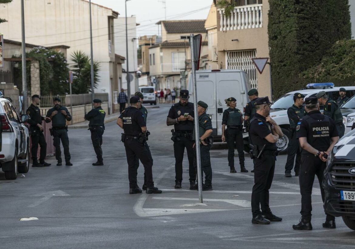 Interceptan a grupos de ultras armados con «objetos» para la «cacería» de inmigrantes en Torre Pacheco