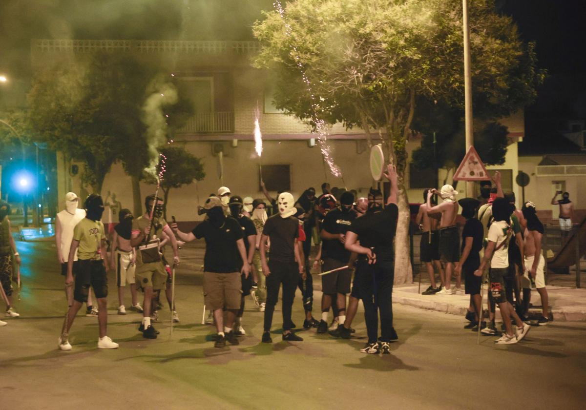 Los altercados en Torre Pacheco, en la noche de este lunes.