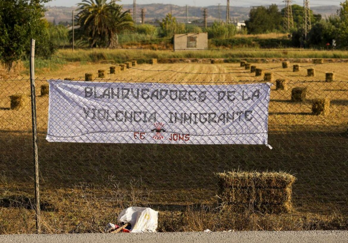 La Policía investiga una pancarta intimidatoria contra LA VERDAD por la cobertura informativa de los altercados de Torre Pacheco