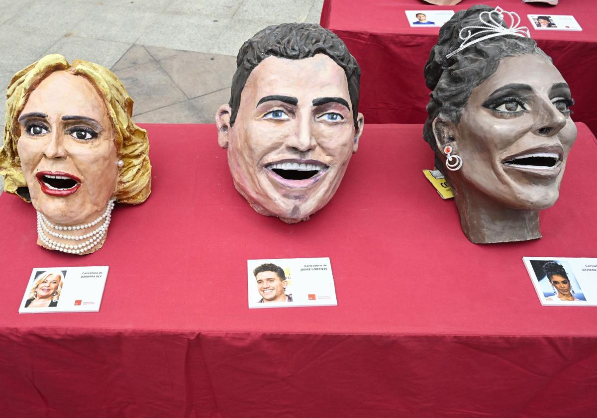 Tres de los cabezudos que desfilarán en la Feria de Septiembre.