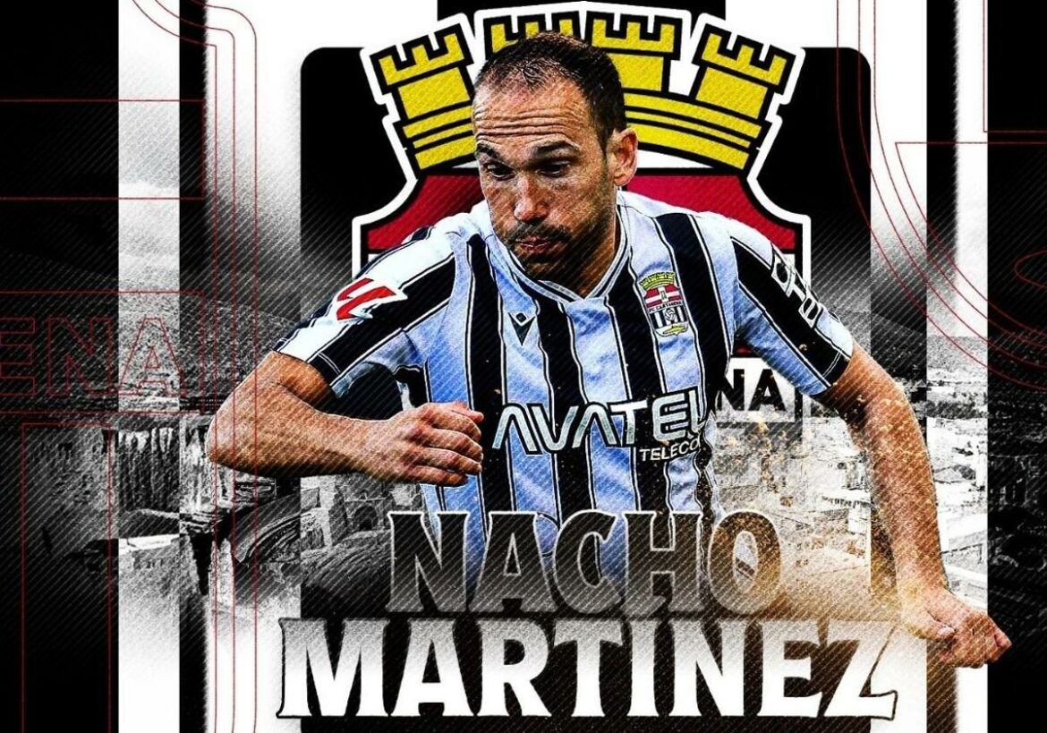 Nacho Martínez sigue una temporada más en el Cartagena