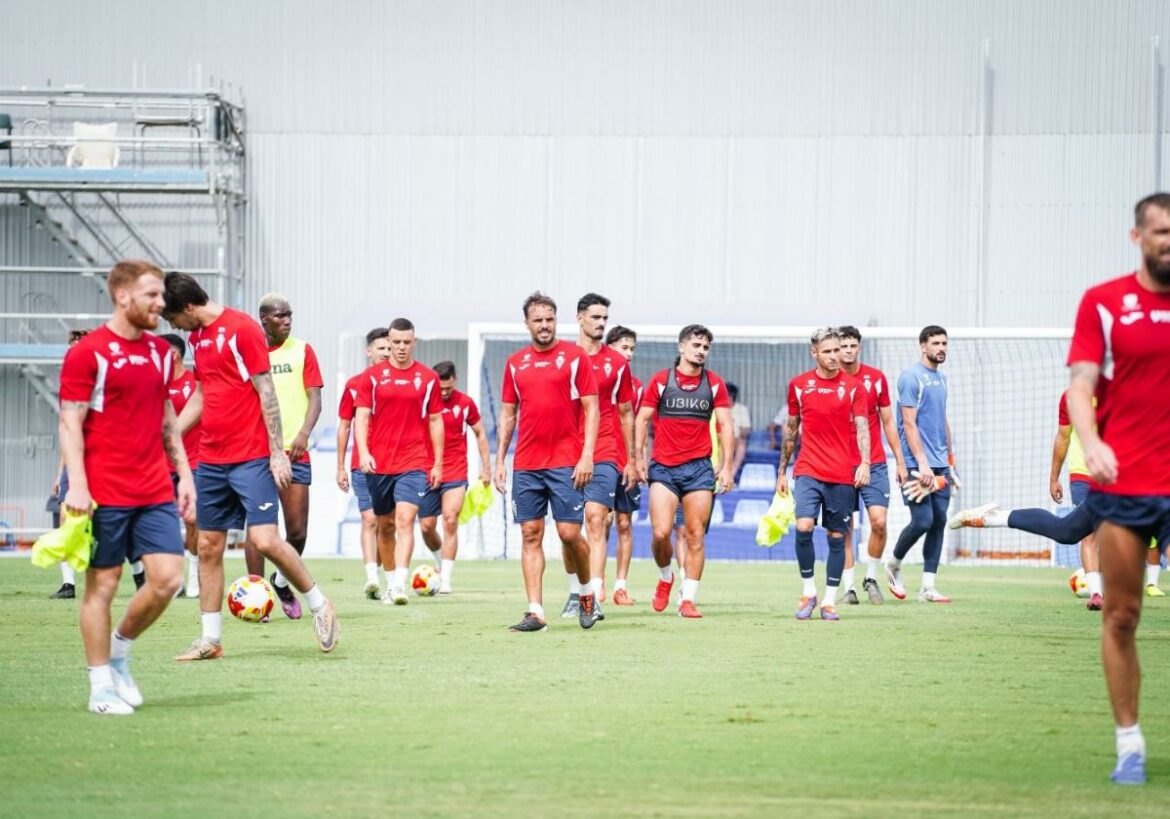 El Real Murcia de Etxeberria da sus primeras pinceladas ante el Albacete