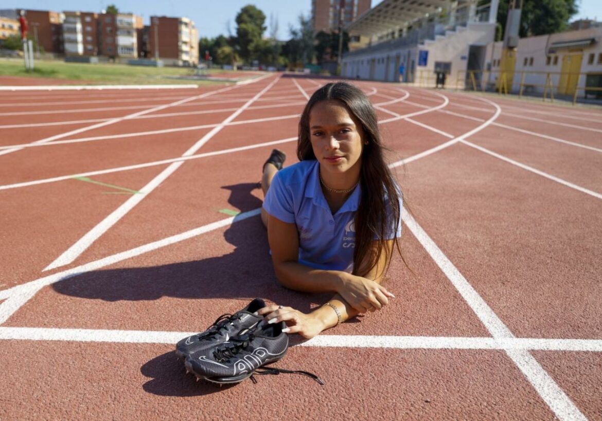 Estrella Santoyo logra el oro en 200 metros en el Campeonato de España