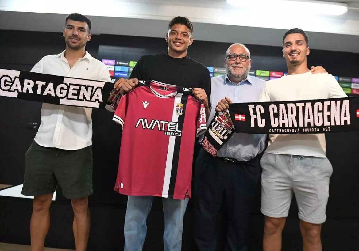 Lucho García, Imanol Baz y Rubén Serrano, los primeros en ser presentados en el Cartagena