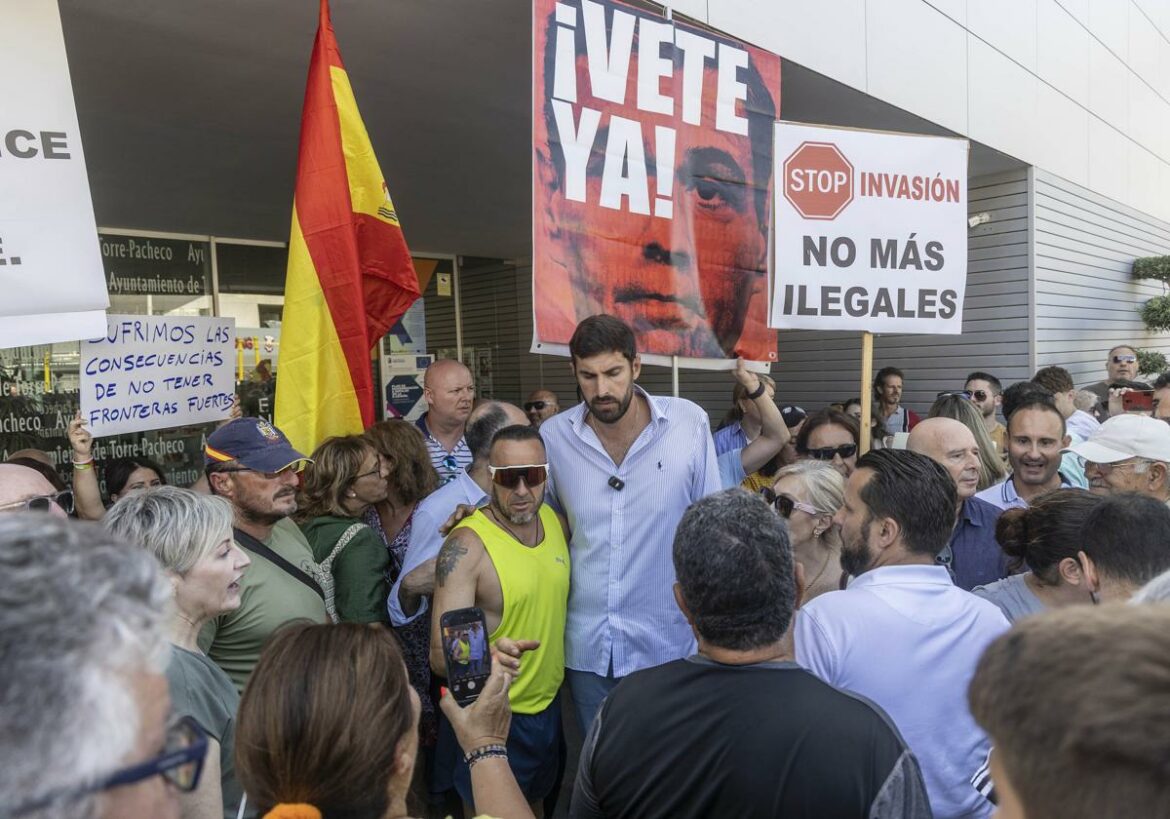 Antelo añade más tensión en Torre Pacheco al abogar por «deportar a todos» los inmigrantes ilegales