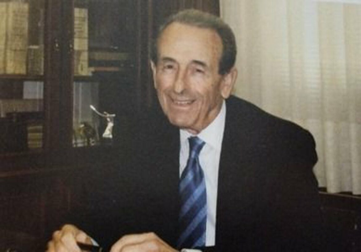 Luto oficial en Orihuela por el fallecimiento de Nicanor Bascuñana, Caballero Cubierto 1994