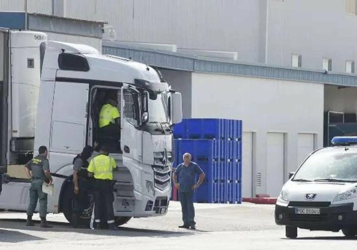 La empresa Ricardo Fuentes asume el fraude en la venta de atún de pesca ilegal