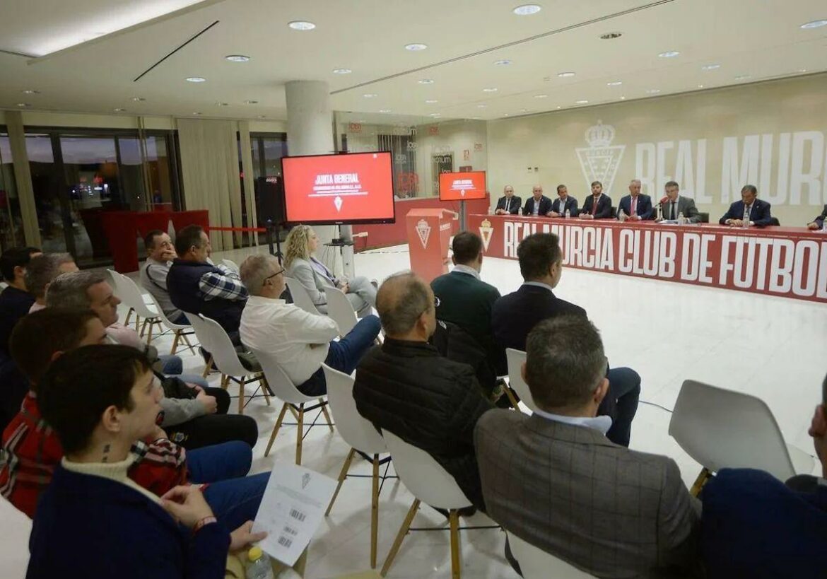 La Audiencia Provincial anula el plan de reestructuración del Real Murcia