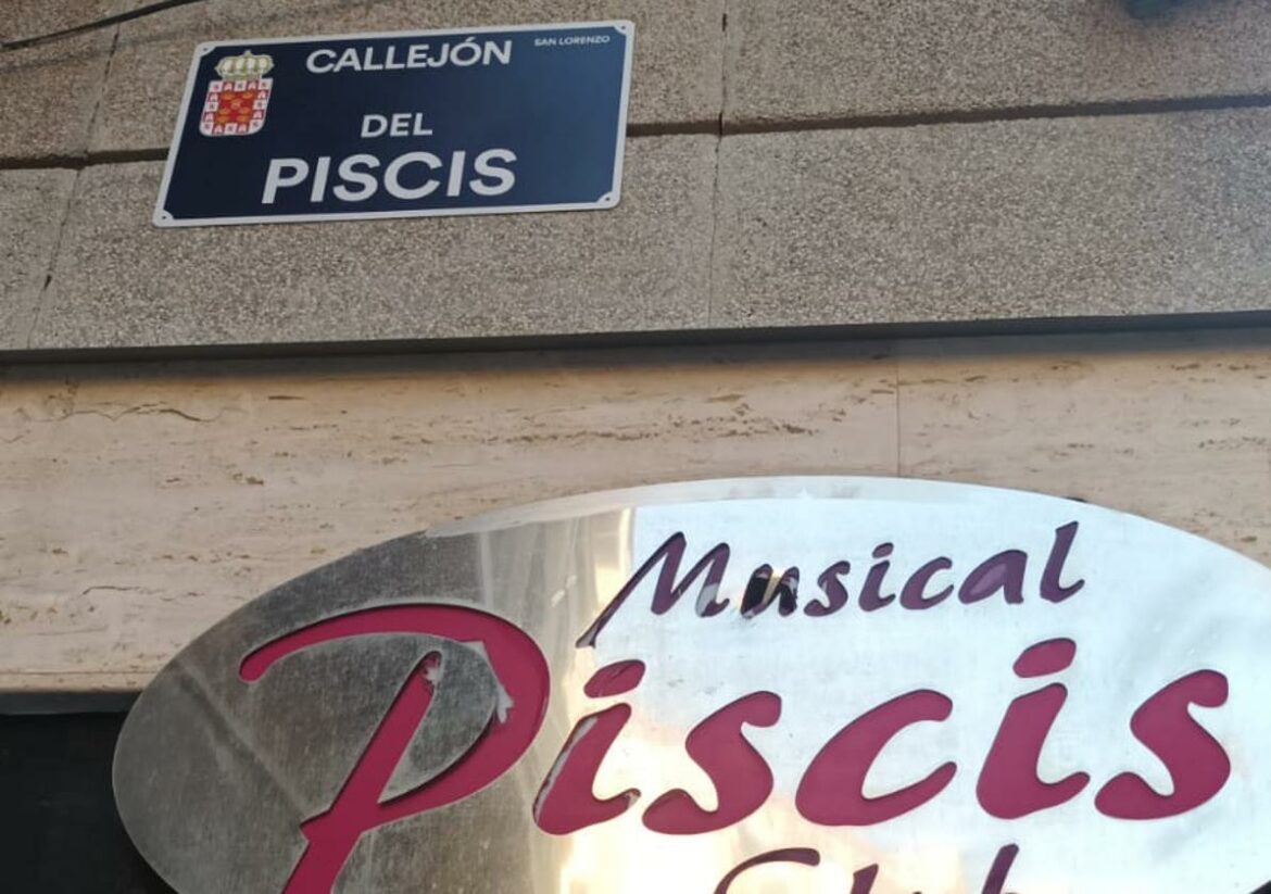 El Ayuntamiento de Murcia rechaza cambiar el nombre del callejón Piscis
