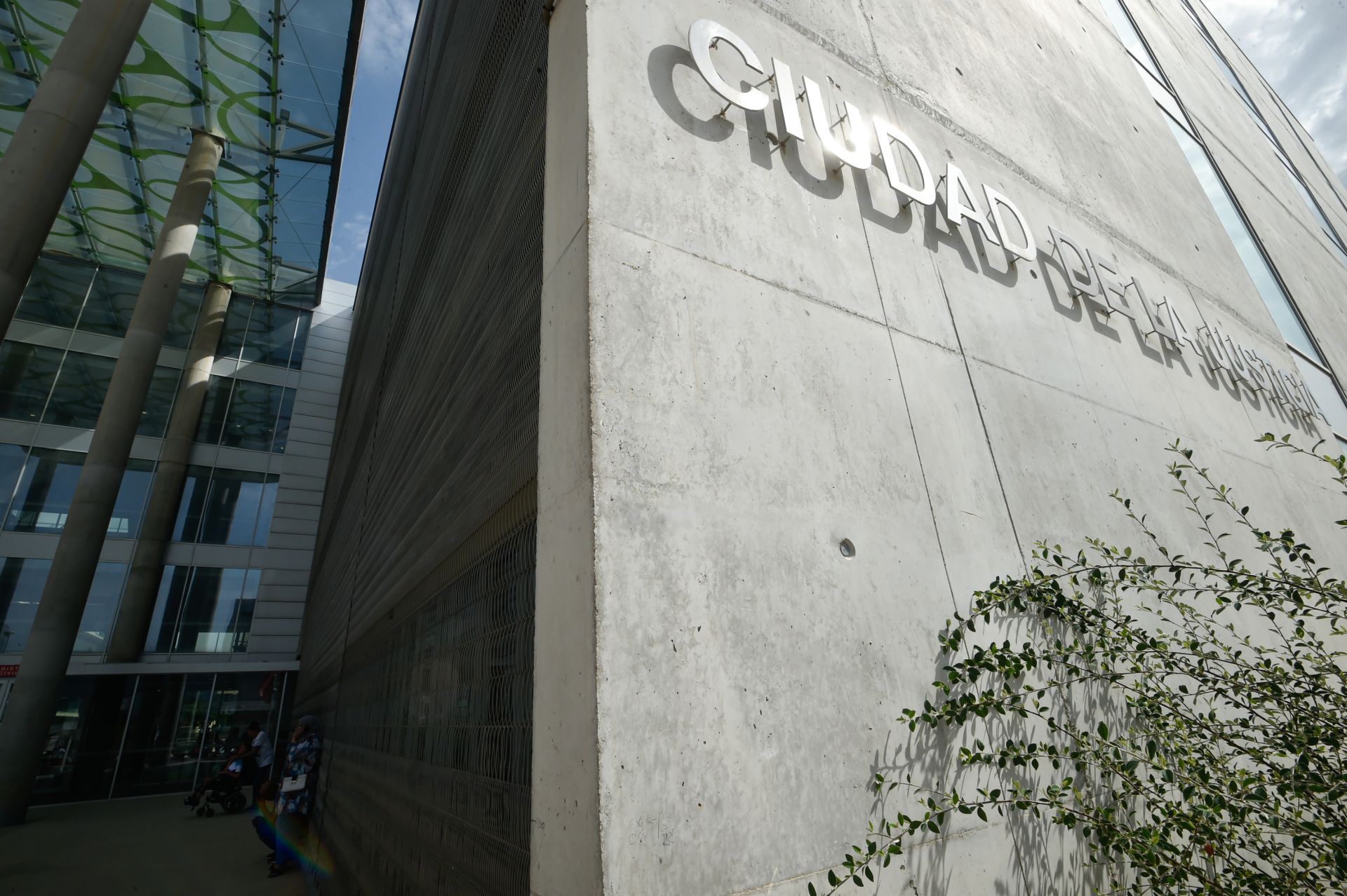 Fachada de la Ciudad de la Justicia.