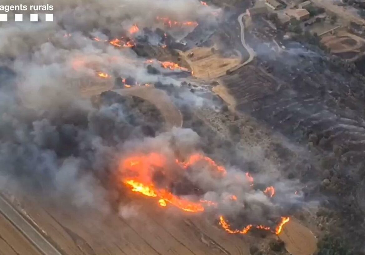 Dos muertos en el incendio de la comarca ilerdense de Segarra, ya estabilizado