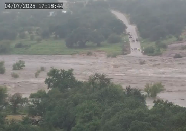 Más de cien muertos en las inundaciones de Texas: «Si pensamos demasiado en la catástrofe, perderemos la cabeza»