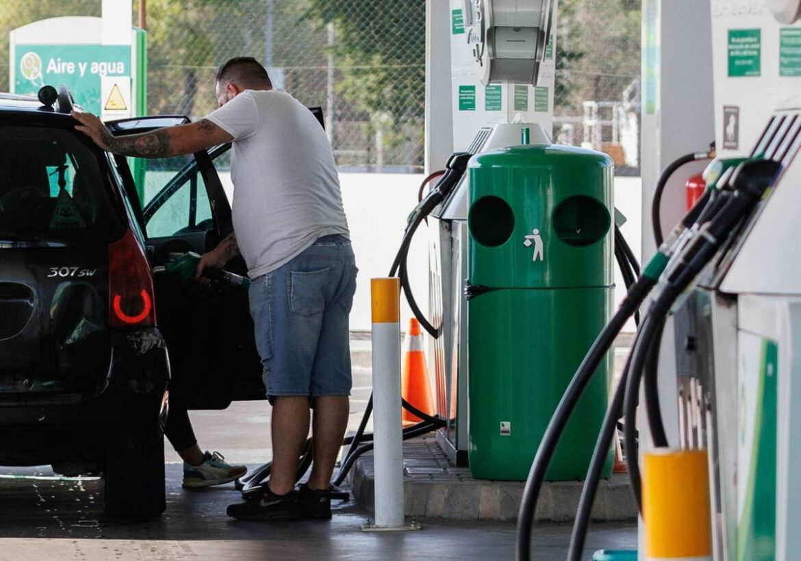 Los murcianos pueden ahorrar hasta 948 euros al año en combustible según dónde reposten