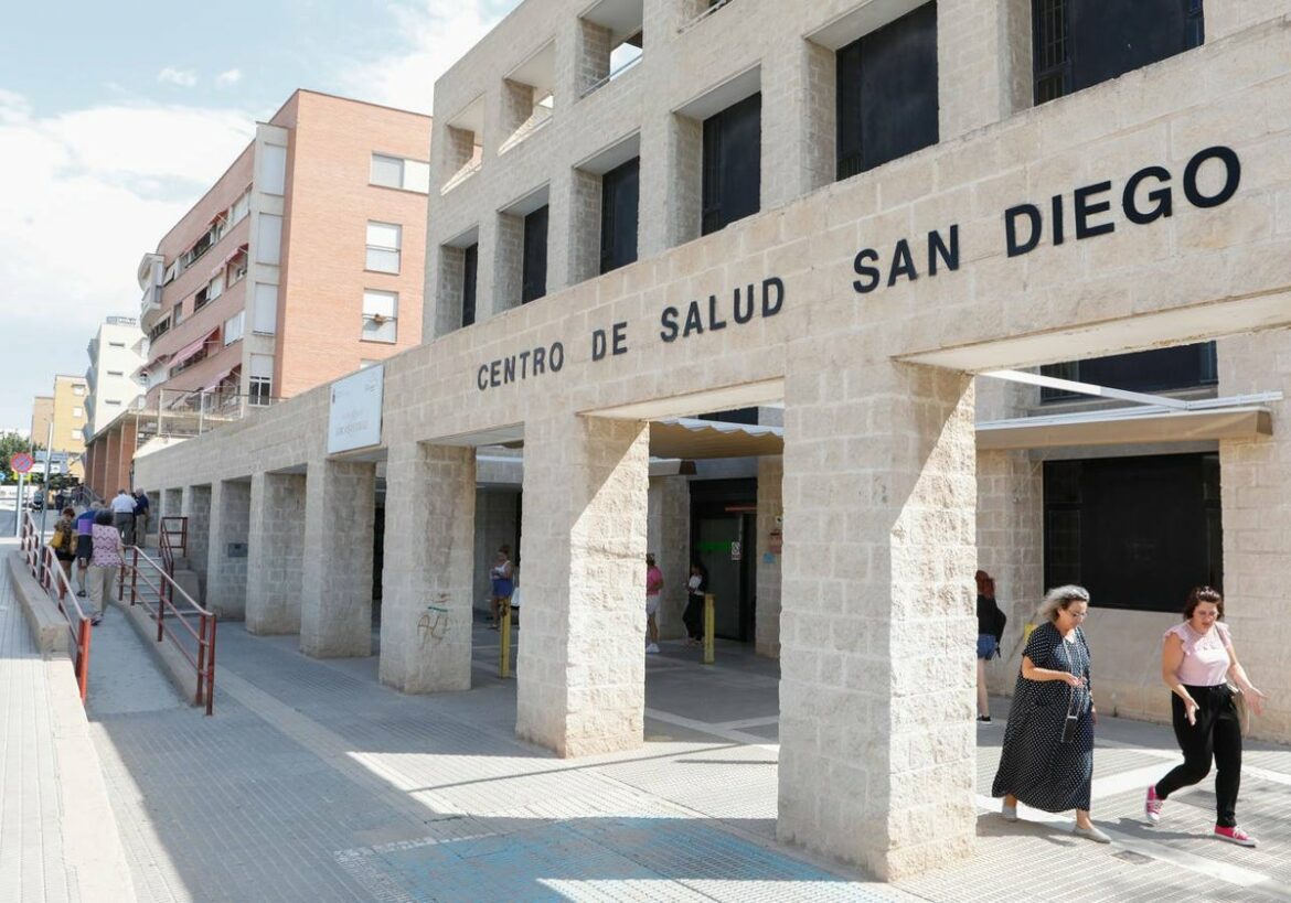 El cupo de pacientes por médico de familia sigue subiendo en las áreas de Lorca y el Mar Menor