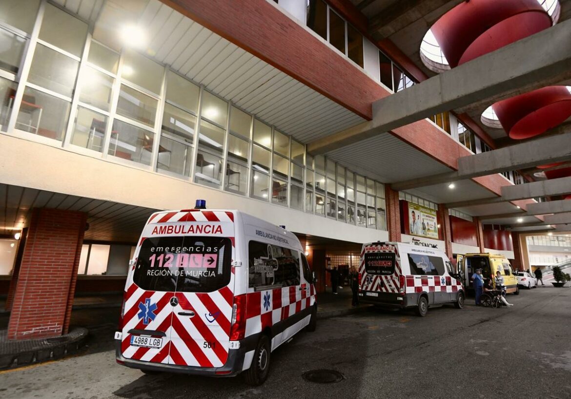 Herido grave un trabajador al caer de un tercer piso en Molina de Segura