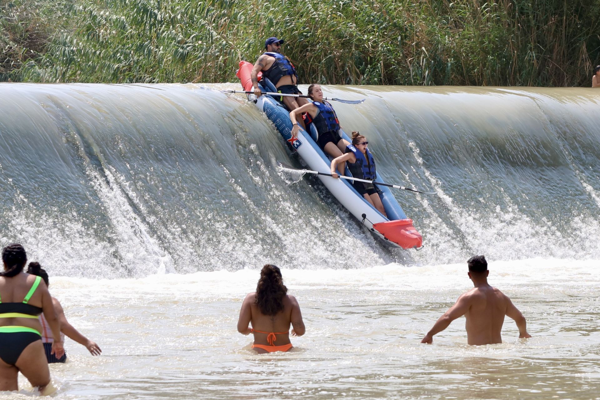 En imágenes, los ríos de la Región de Murcia se convierten en refugio contra la ola de calor
