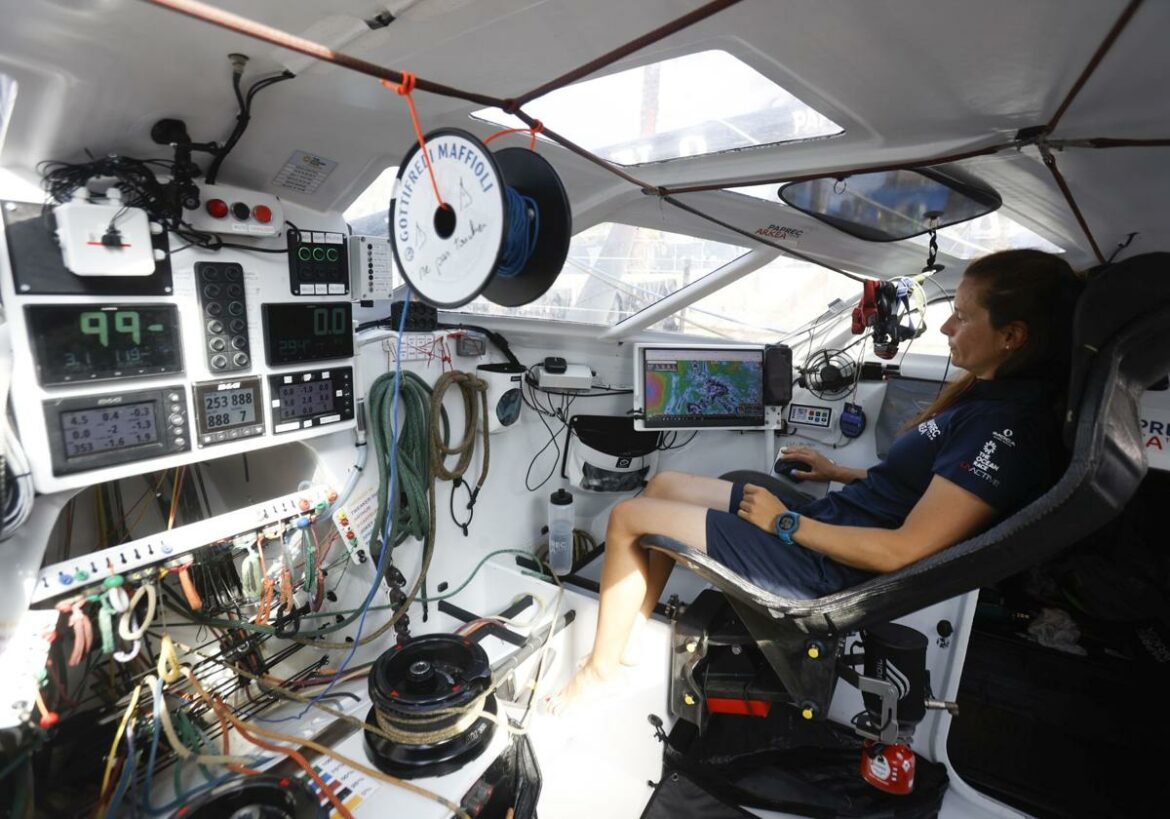 En el corazón de los Imoca 60: así es el interior de los barcos de la Ocean Race Europe
