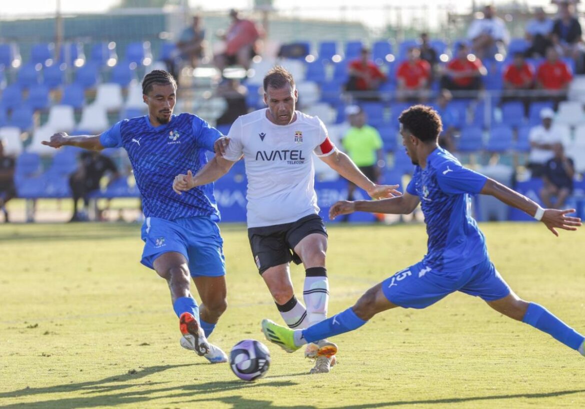 Kevin Sánchez y Luismi Redondo destacan en el primer ensayo del Cartagena