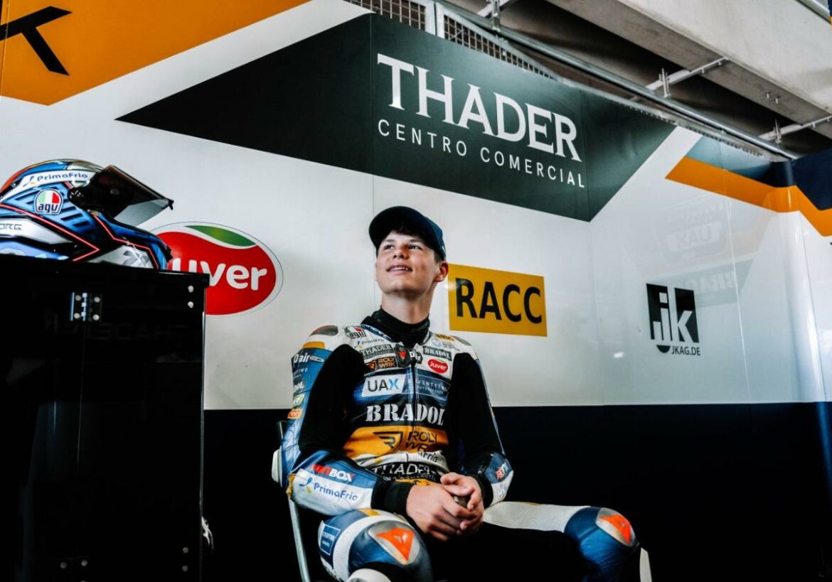 El murciano Carlos Cano, el rugido del futuro en el motociclismo regional