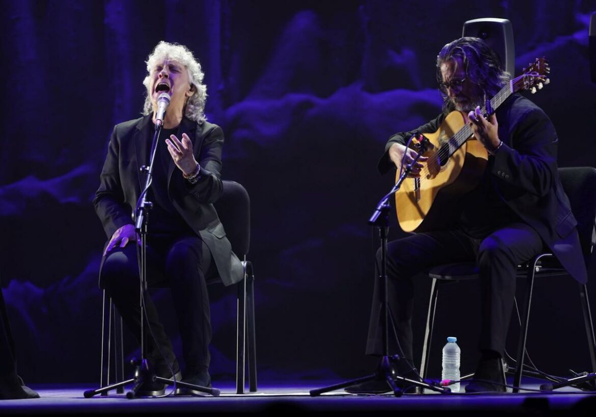 Excelsas seguiriyas de Mayte Martín y malagueñas de Ezequiel Benítez en el Cante de las Minas