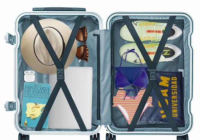 Estrella Núñez Delicado: ropa deportiva, portátil, lectura y ‘airpods’, para una desconexión de sol y playa