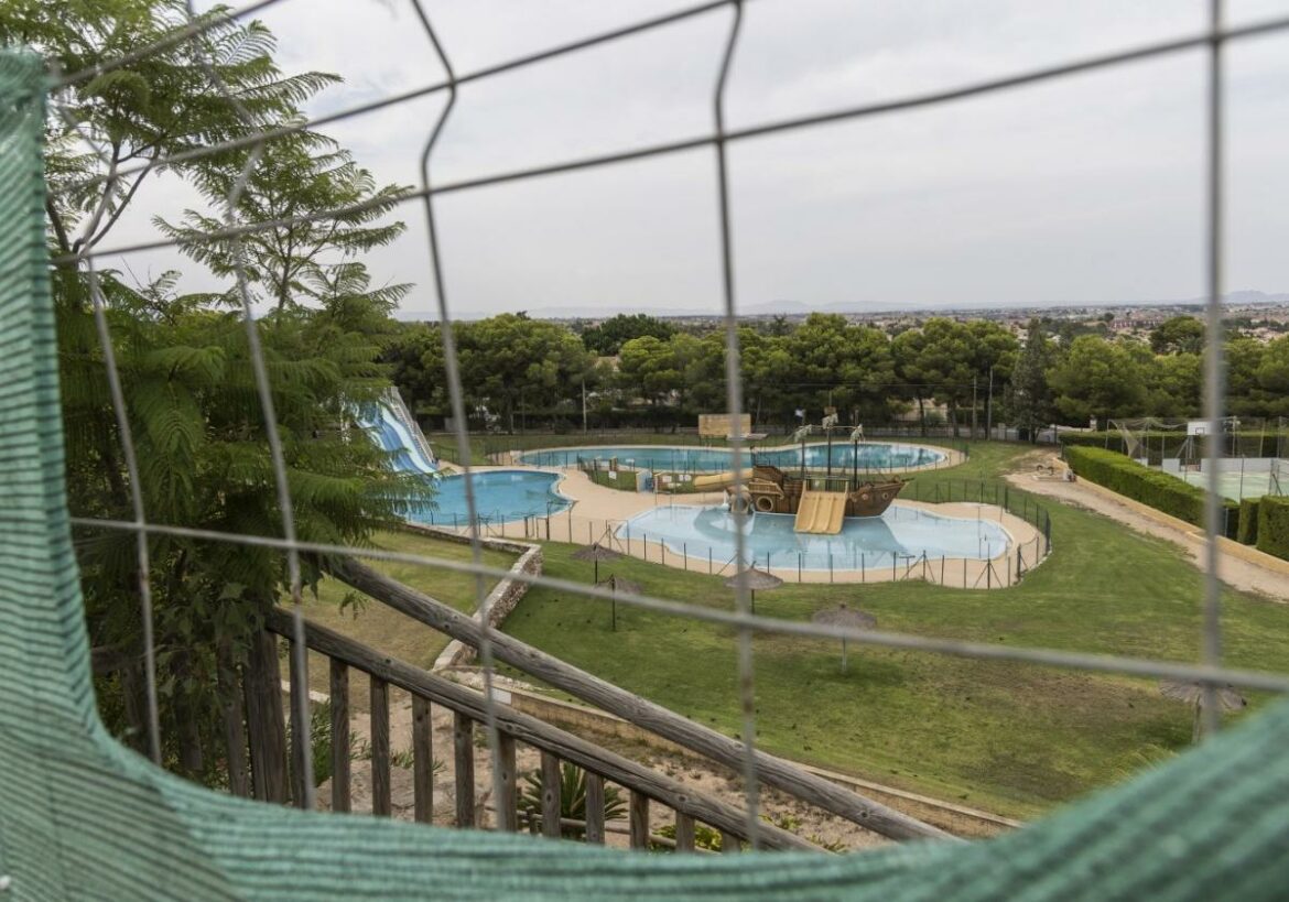 El Taibilla licita la reparación de las piscinas y las pistas deportivas del parque Rafael de la Cerda en Cartagena