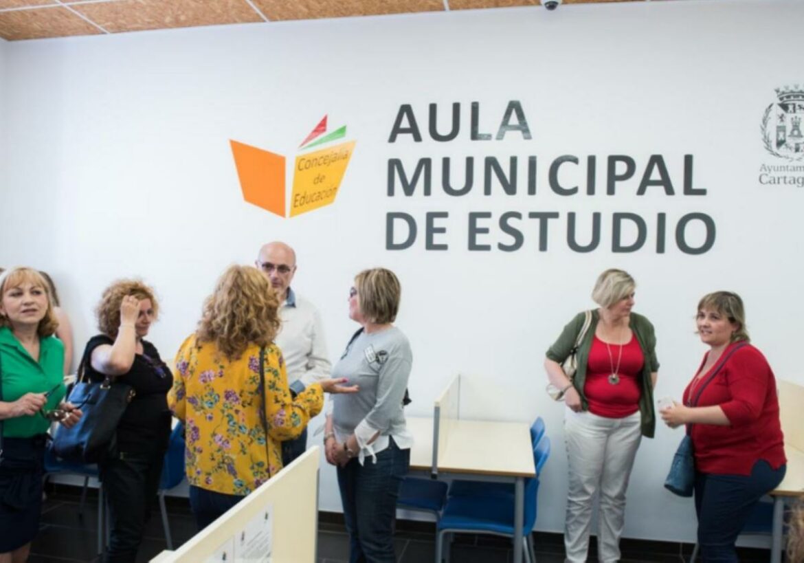Usuarios de las salas de estudio de Cartagena denuncian fallos en la climatización