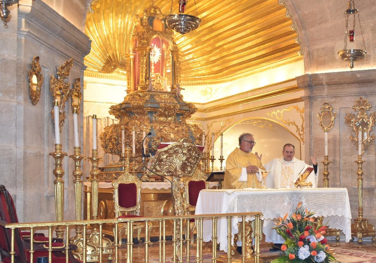 Imagen de la misa en la basílica de la Vera Cruz.