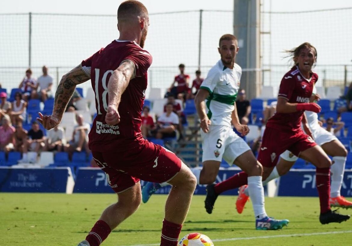 El Real Murcia cierra la pretemporada con una victoria por 1-0 ante el Ilicitano