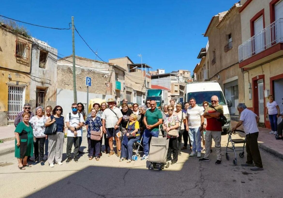 Vecinos de la calle Portijico y de la avenida de las Fuerzas Armadas en Lorca reclaman más obras públicas