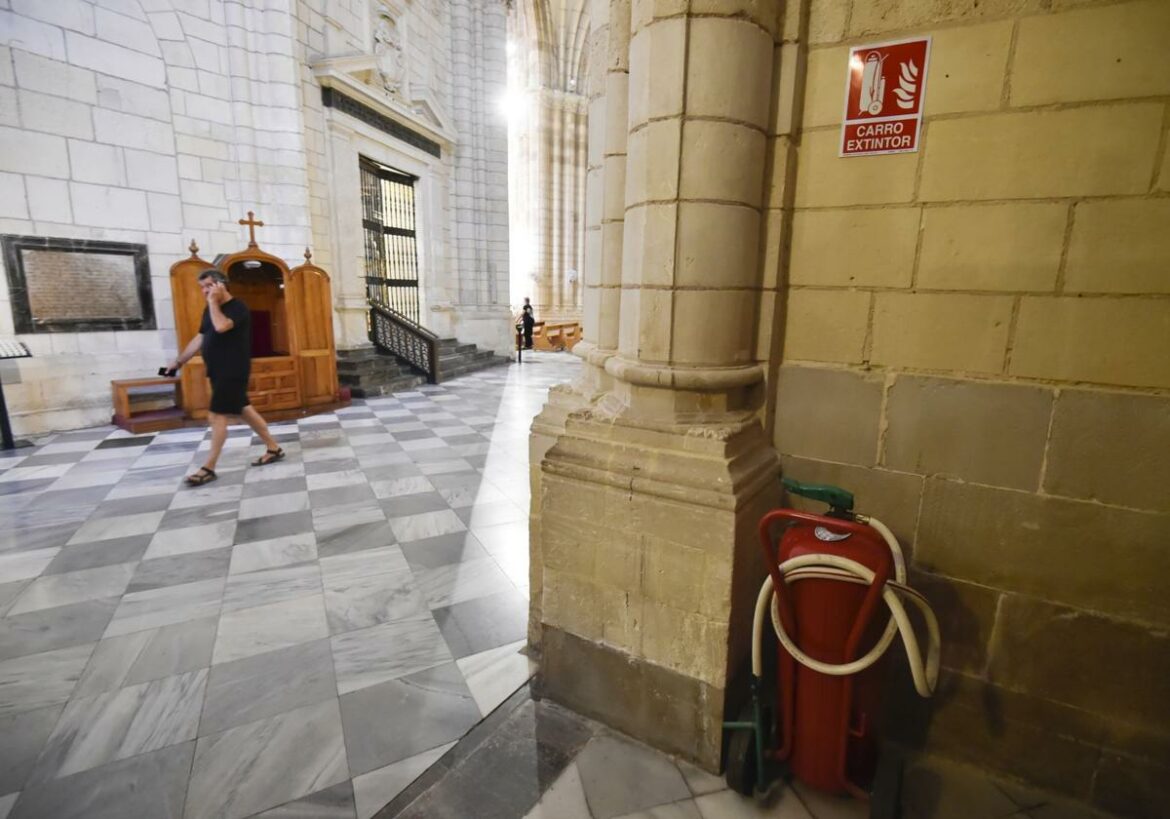 La Catedral de Murcia prepara un plan para priorizar las piezas a salvar en caso de catástrofe