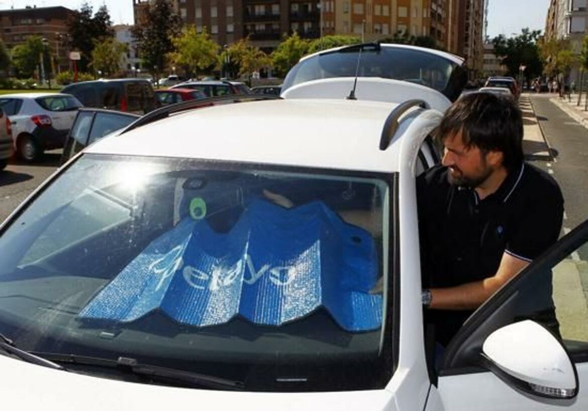 El tipo de parasol que deberías evitar utilizar este verano: puede costarte hasta 200 euros