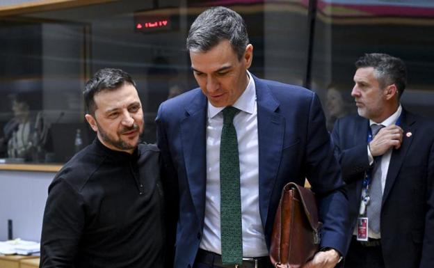 Volodímir Zelenski y Pedro Sánchez, en uno de sus encuentros en Bruselas.