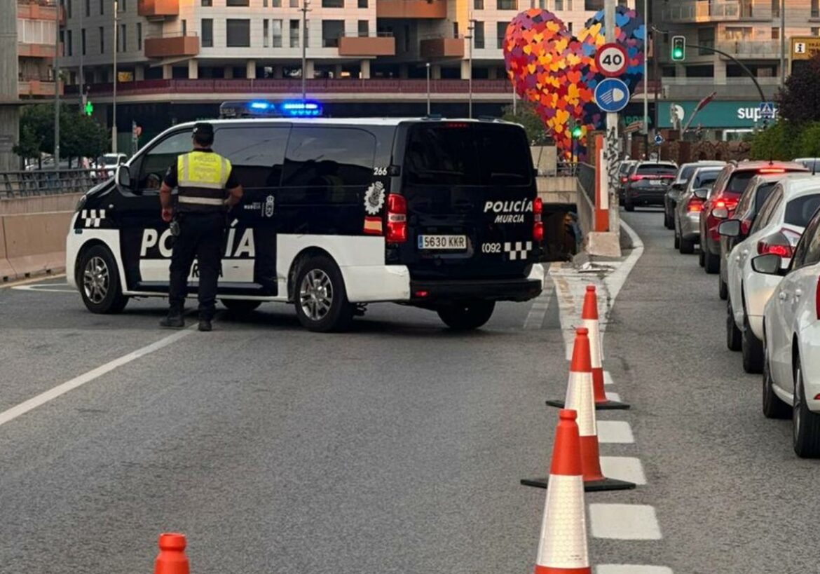 Reabren el túnel de Ronda Norte en Murcia tras cerrarlo por la inundación de un carril