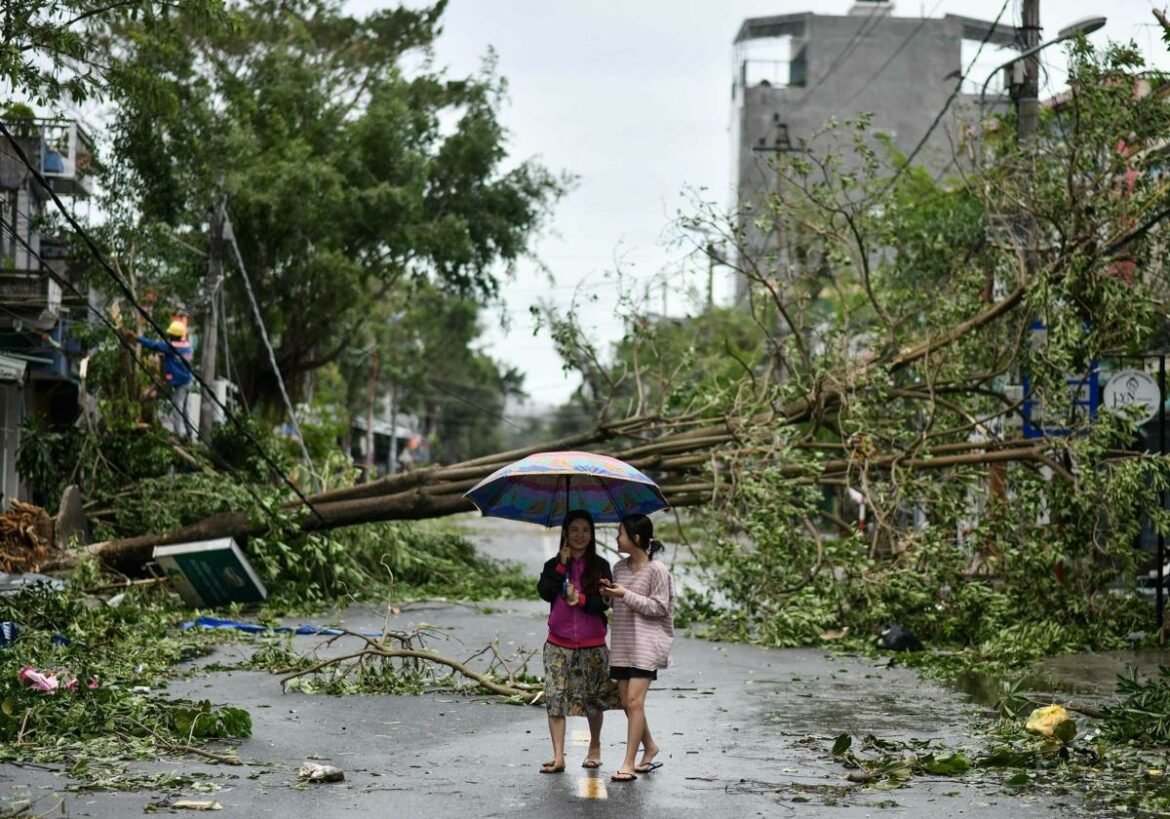 Casi 600.000 personas evacuadas en Vietnam ante la inminente llegada del tifón ‘Kajiki’