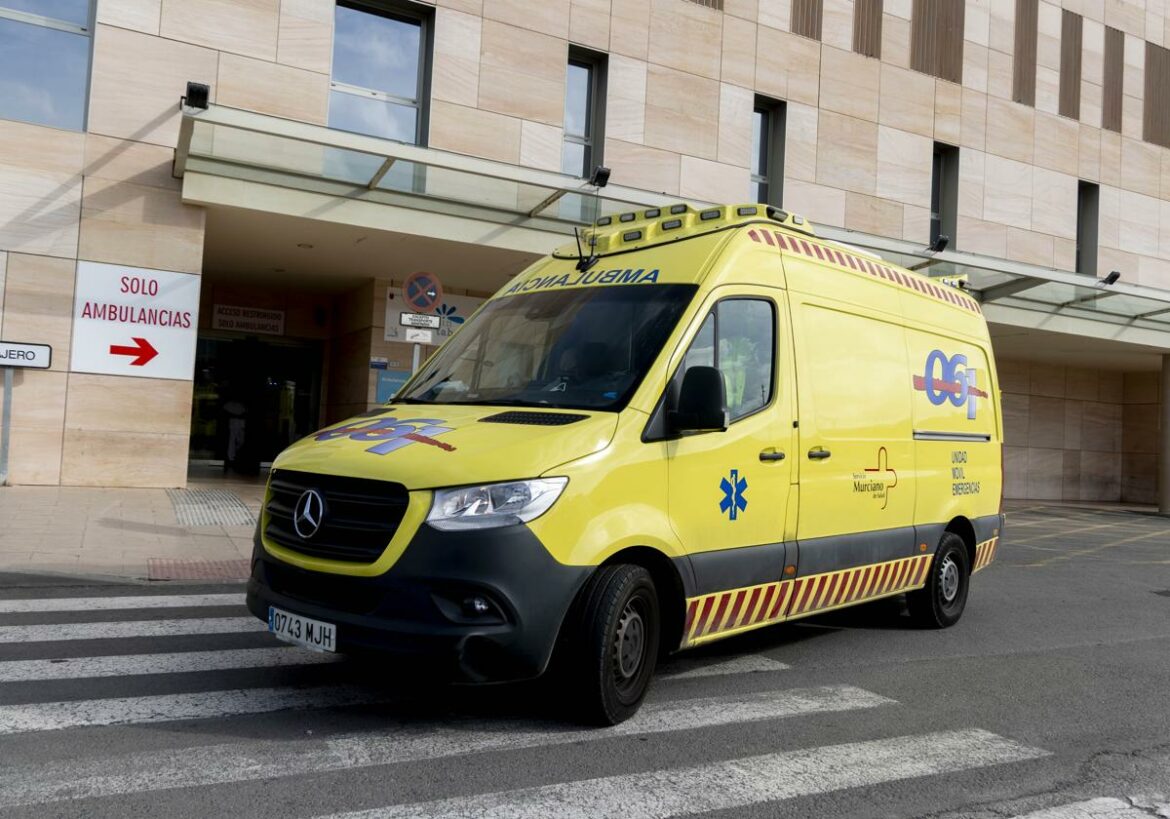 Dos muertos en un accidente que acaba con un vehículo ardiendo en el límite entre la Región y Almería