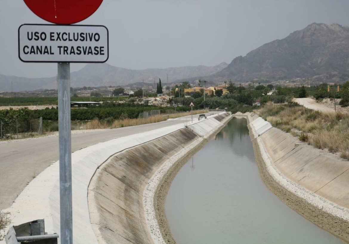 El Miteco autoriza otro trasvase de 27 hm3, que se suman a 141 pendientes de transportar al Segura