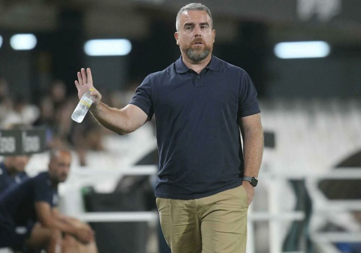 Javi Rey: «El objetivo más claro que tengo aquí es recuperar a nuestra gente»