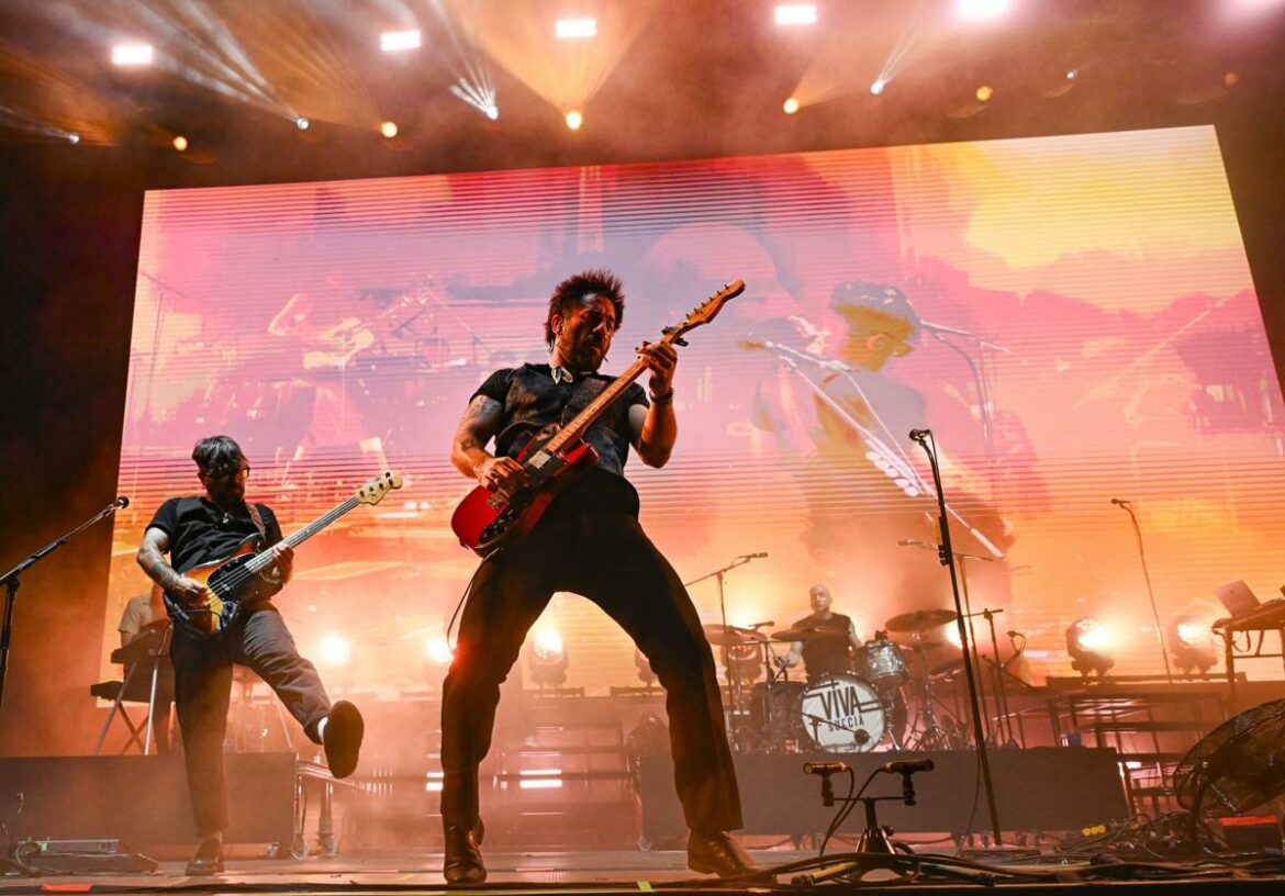 Viva Suecia engrandece el veinte aniversario del B-Side