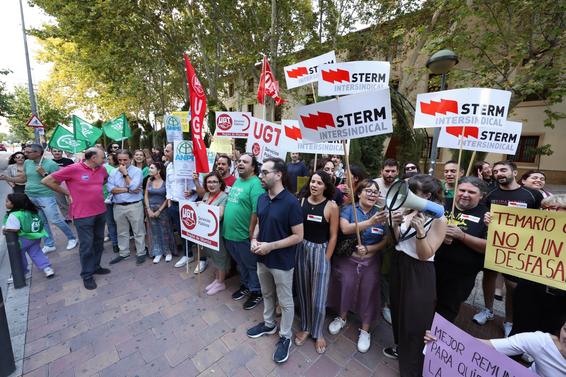 Los interinos de la Región de Murcia piden cambios en la oposición