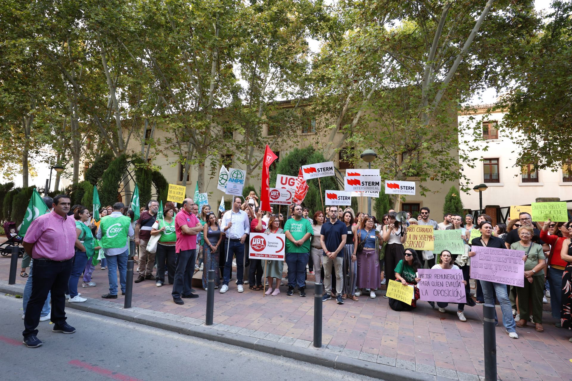 Los interinos de la Región de Murcia piden cambios en la oposición