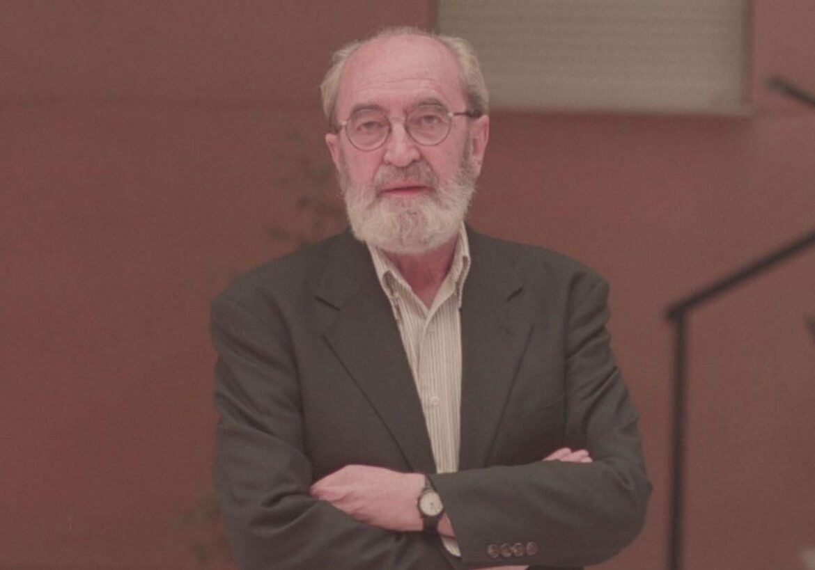 Cien años del nacimiento del poeta asturiano Ángel González