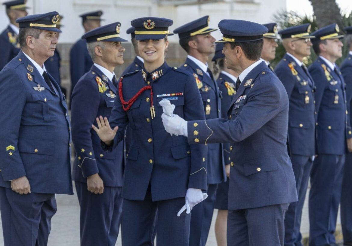Siete décadas de tradición aérea de los Borbón