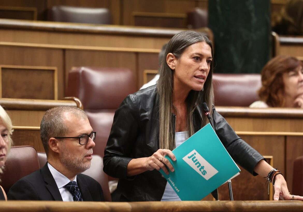 Los empresarios de la Región claman contra el «sobrecoste adicional» que supondría la atención en catalán